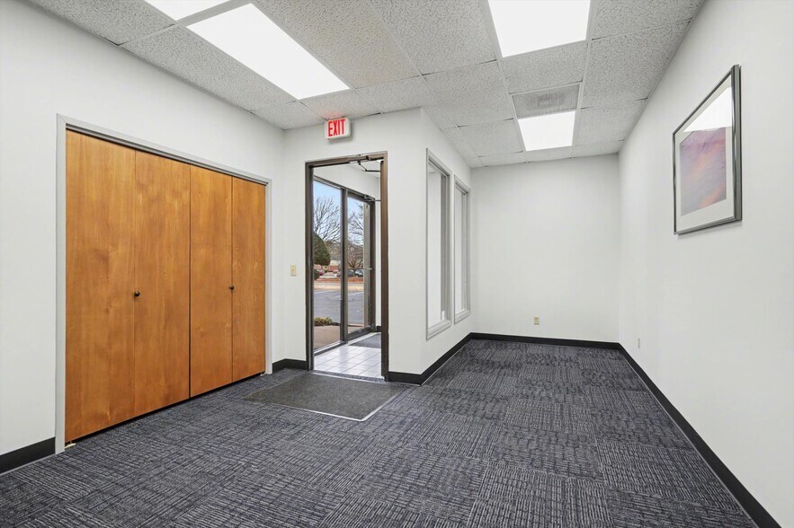 More Photos Of 3103 S Juniper Ave, Broken Arrow Office For Lease