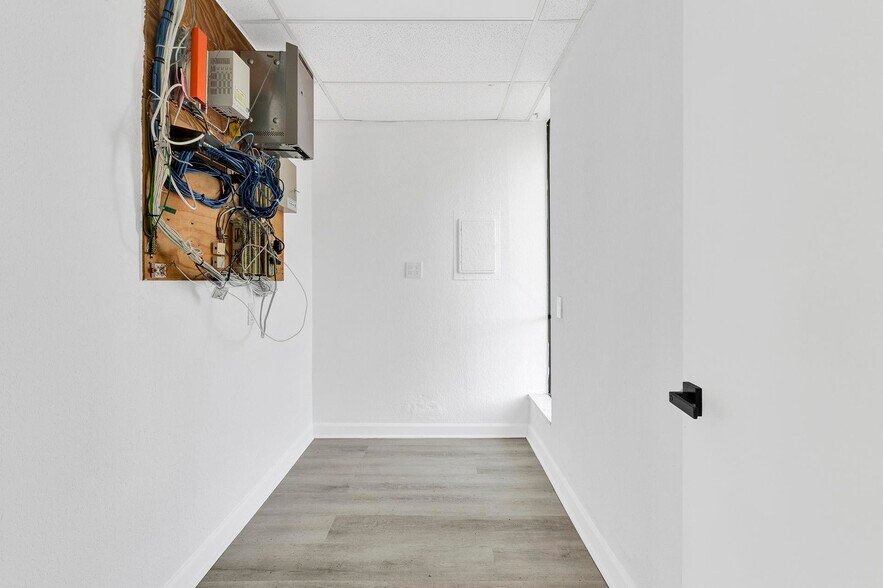 More Photos Of 1900 N University Dr, Pembroke Pines Office For Lease