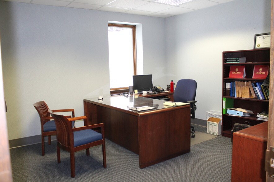 More Photos Of 120 W Grand Ave, Eau Claire Office Residential For Lease