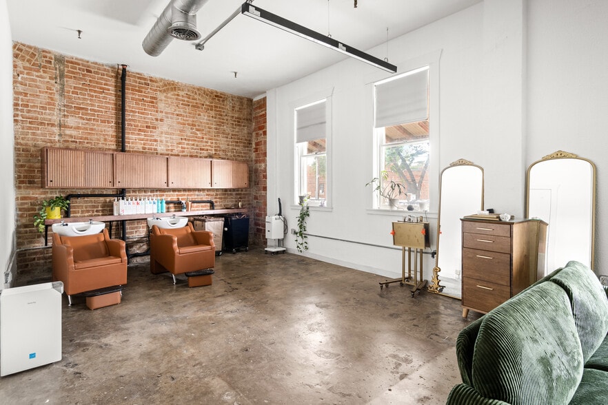 More Photos Of 1113 Vine St, Houston Loft Creative Space For Sale