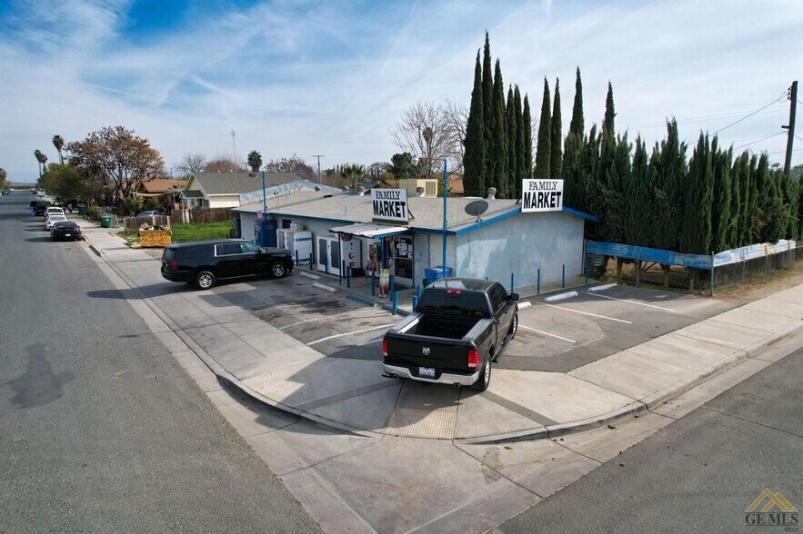 More Photos Of 20819 Francis, Richgrove Convenience Store For Sale