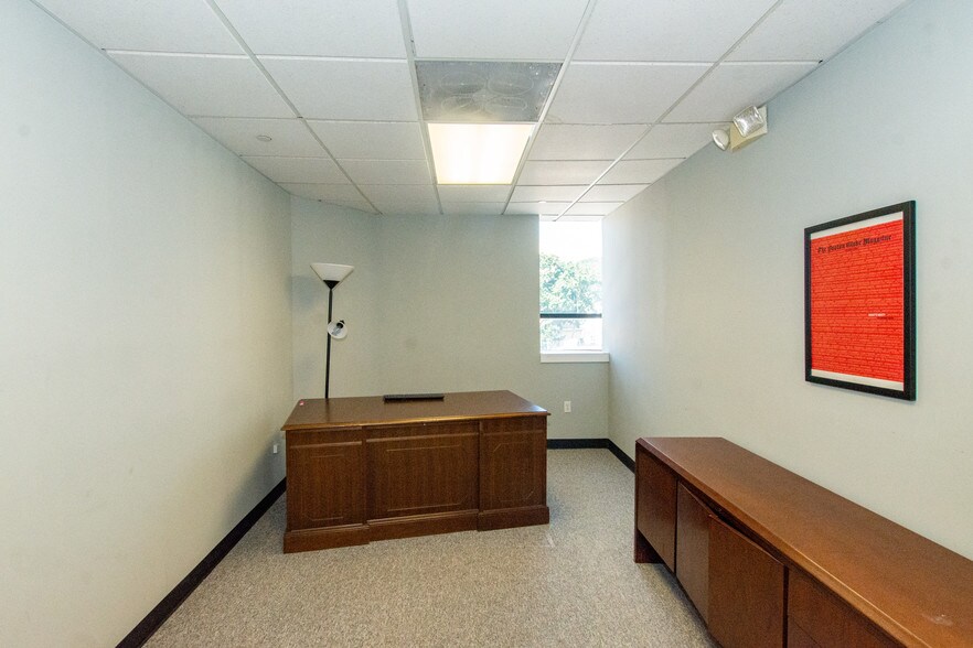 More Photos Of 975-977 Saratoga St, Boston Storefront Retail Office For Lease