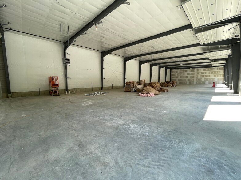 More Photos Of 100 South Satellite Rd, South Windsor Warehouse For Lease