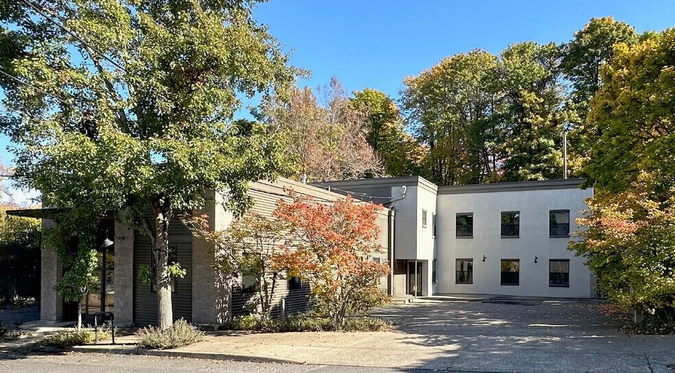 More Photos Of 2130 NW 29th Ave, Portland Office For Sale