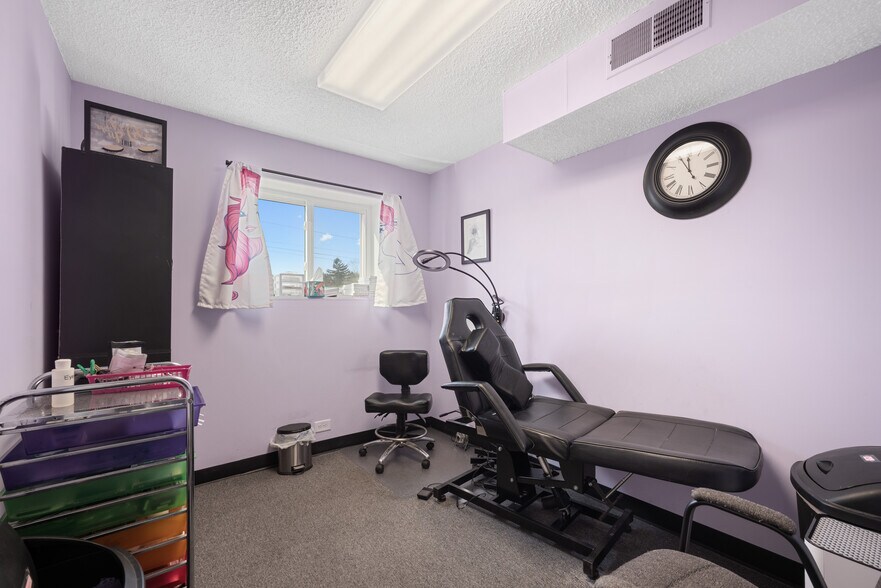 More Photos Of 4680 Dixie Hwy, Waterford Freestanding For Sale