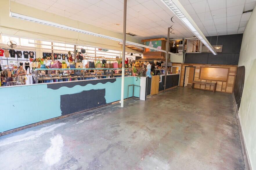 More Photos Of 302-304 4th Ave E, Olympia Storefront For Sale