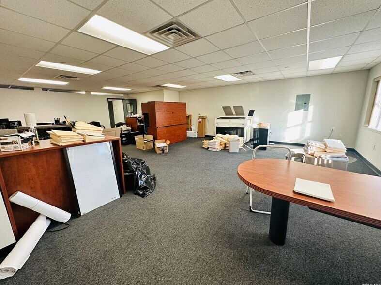 More Photos Of 11917 29th Ave, Flushing Industrial For Lease