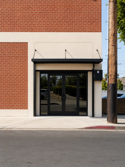 Primary Photo Of 2700 N Broadway, Los Angeles Freestanding For Lease
