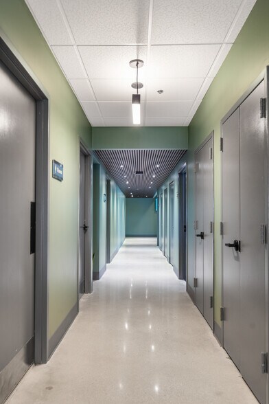 More Photos Of 200 W Towsontown Blvd, Towson Coworking Space