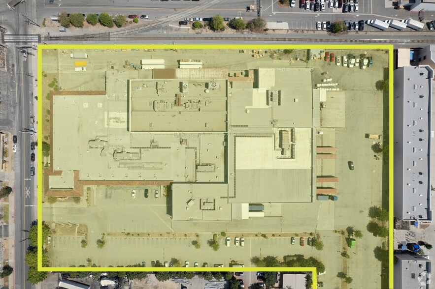 More Photos Of 1731 W San Bernardino Rd, West Covina Warehouse For Sale