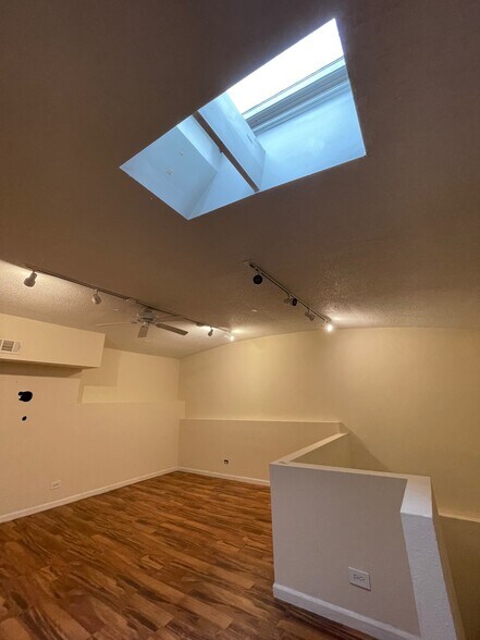 More Photos Of 806 W Armitage Ave, Chicago Loft Creative Space For Lease