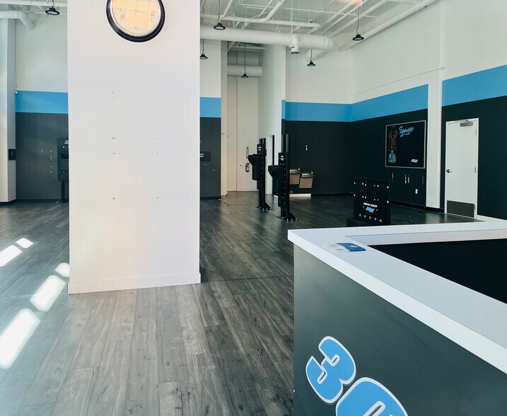 More Photos Of 180 3rd St, Oakland General Retail For Lease