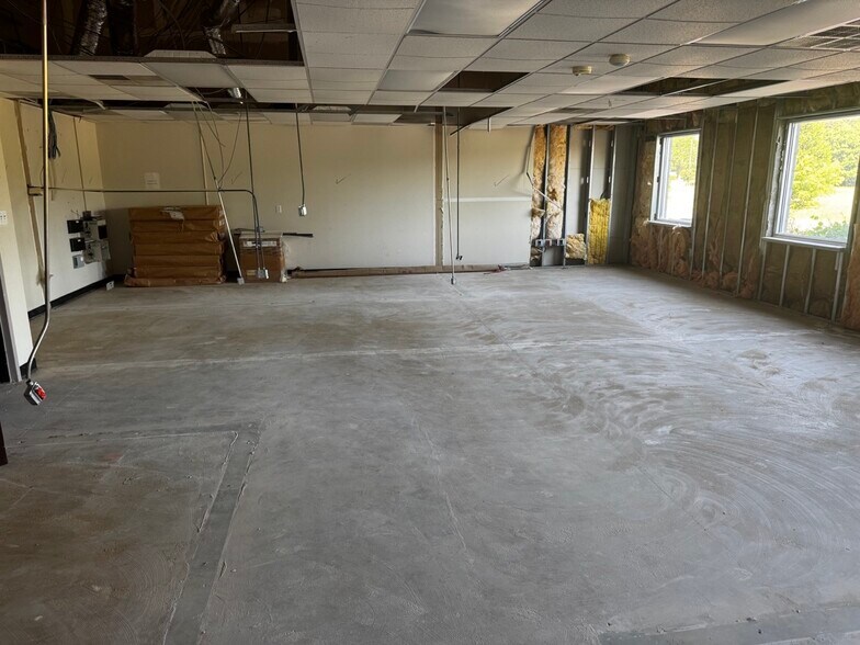 More Photos Of 230 N Equity Dr, Smithfield Medical For Lease