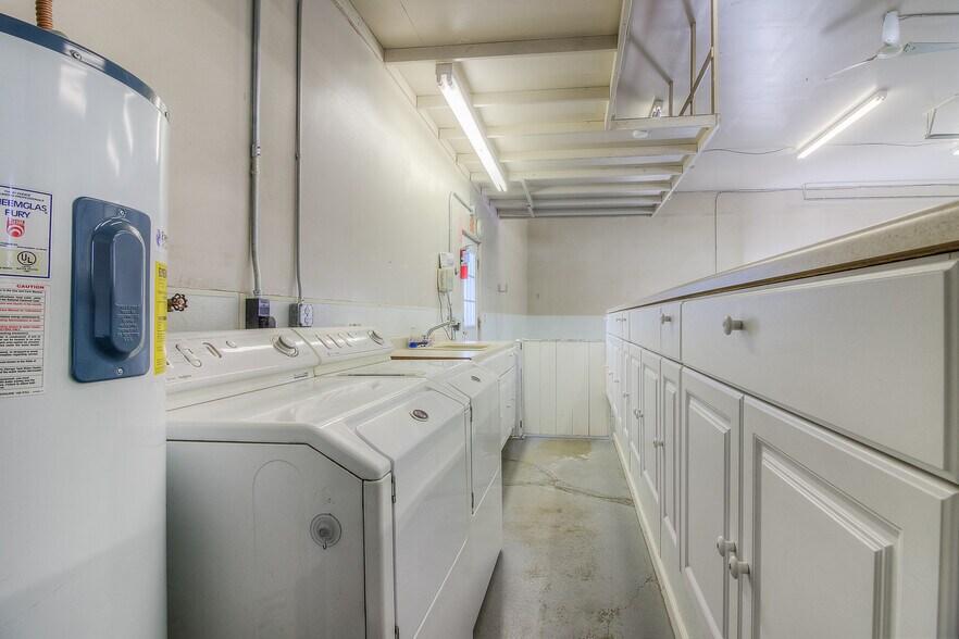 More Photos Of 2310 Terrace Heights Dr, Yakima Flex For Sale