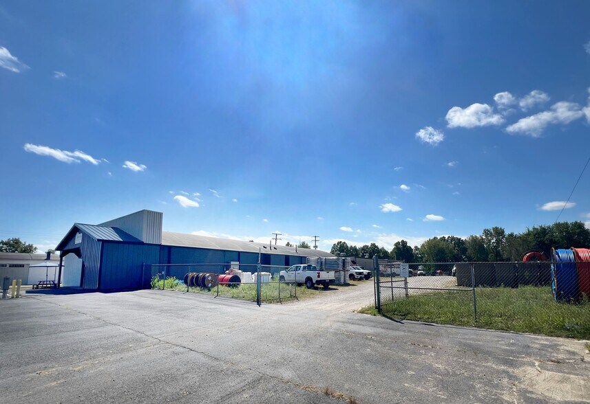 More Photos Of 441 W Broad St, Pataskala Warehouse For Sale