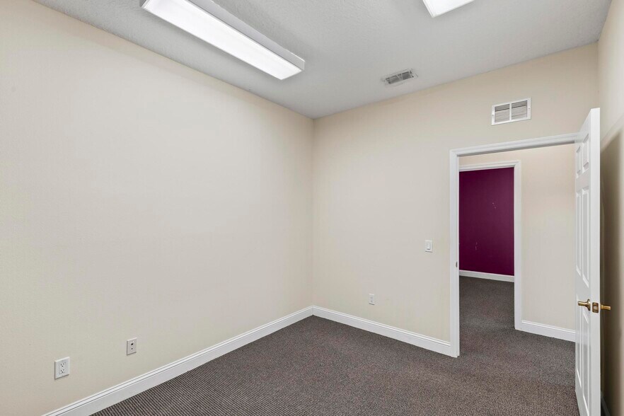 More Photos Of 399 Palm Coast Pky SW, Palm Coast Office For Sale