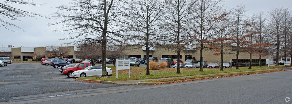 More Photos Of 200 13th Ave, Ronkonkoma Warehouse For Lease
