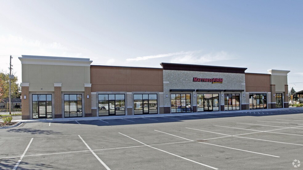 More Photos Of 1190 W Sunset Dr, Waukesha Freestanding For Lease