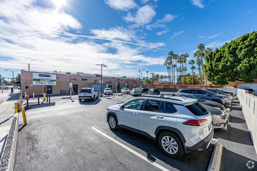 More Photos Of 1655-1671 E Colorado Blvd, Pasadena Fast Food For Lease
