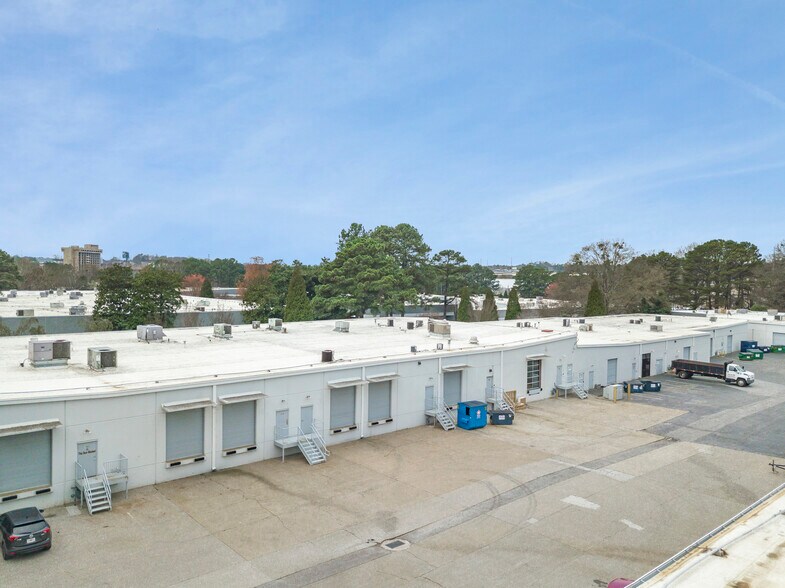 More Photos Of 120 Interstate N Pky E SE, Atlanta Light Distribution For Lease