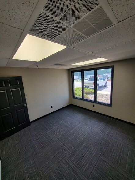 More Photos Of 2998 Paul Dr, Elkhart Manufacturing For Lease