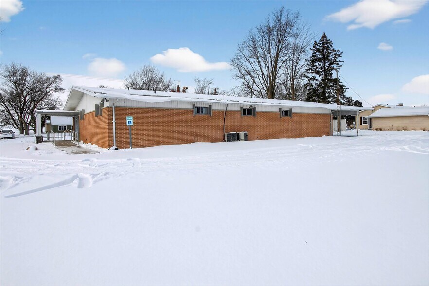 More Photos Of 820 N Pine River St, Ithaca Healthcare For Sale