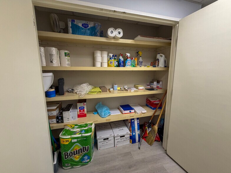 More Photos Of 1509-1525 Dale Earnhardt Blvd, Kannapolis Office For Sale