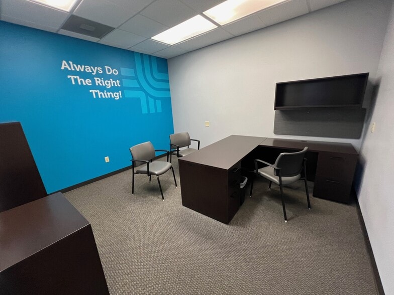 More Photos Of 1130 Conroy Ln, Roseville Medical For Sale