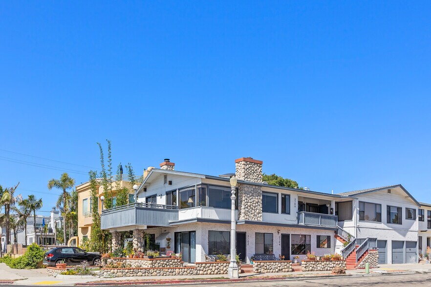 More Photos Of 3702-3710 Crown Point Dr, San Diego Apartments For Sale