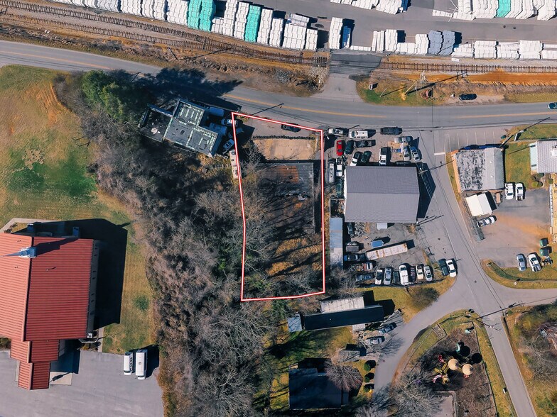 More Photos Of 887 Riverside Dr, Woodfin Auto Repair For Sale