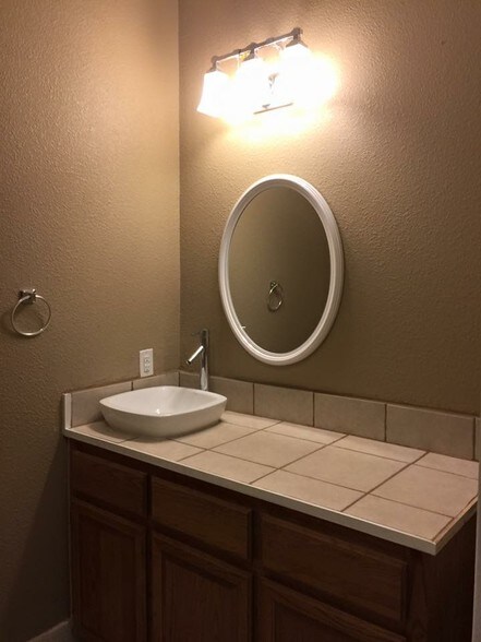 More Photos Of 200 W Main St, Marietta Storefront Retail Residential For Sale