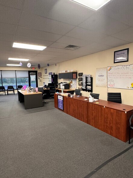 More Photos Of 1691-1699 N Bethlehem Pike, Hatfield Storefront For Lease