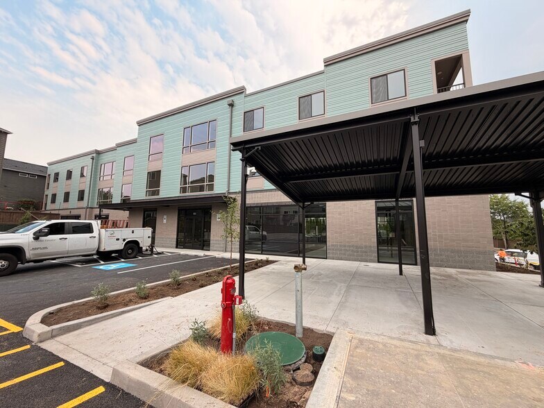 More Photos Of 7650 NW 170th Ave, Portland General Retail For Lease