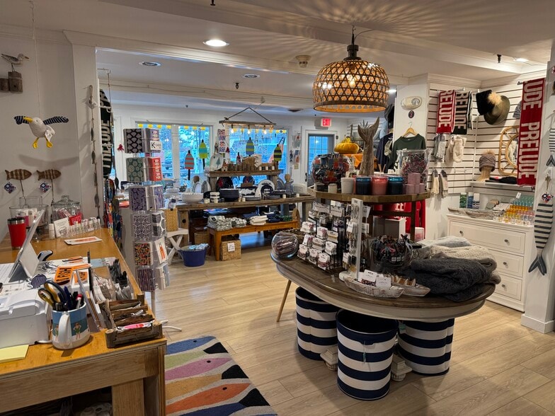 More Photos Of 30 Dock Square Sq, Kennebunkport Storefront For Sale