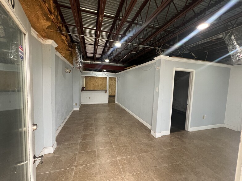 More Photos Of 8477 Hwy 92, Woodstock General Retail For Lease