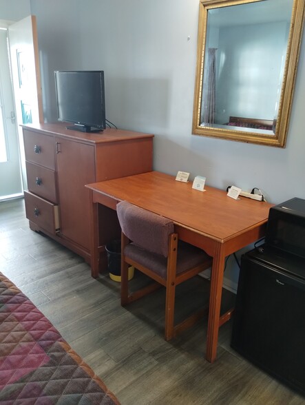 More Photos Of 3107 W Lake Rd, Erie Hotel For Sale