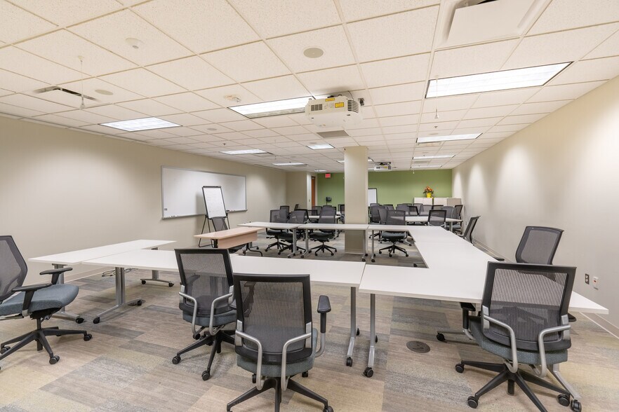 More Photos Of 20255 Victor Pky, Livonia Loft Creative Space For Lease