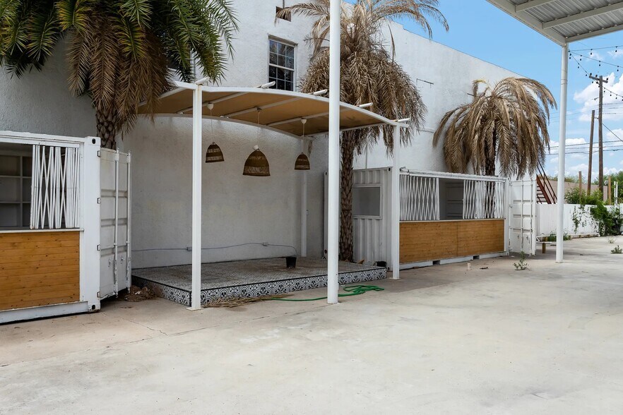 More Photos Of 312 S 17th St, McAllen Bar For Sale