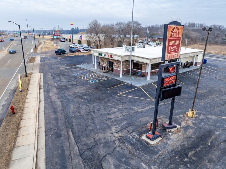 More Photos Of 532 Gateway Ave, Mauston Restaurant For Sale