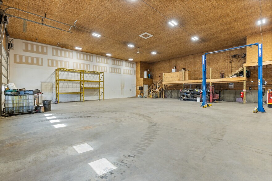 More Photos Of 381 Portland St, Berwick Service For Lease
