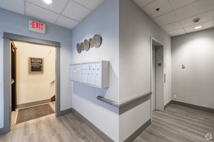 More Photos Of 418 - 436 NW 6th Ave, Portland Office For Sale