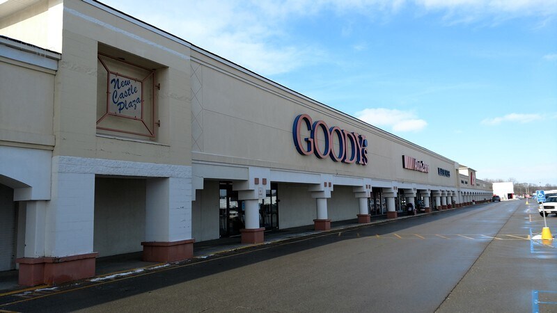 More Photos Of 427-525 S Memorial Dr, New Castle General Retail For Sale