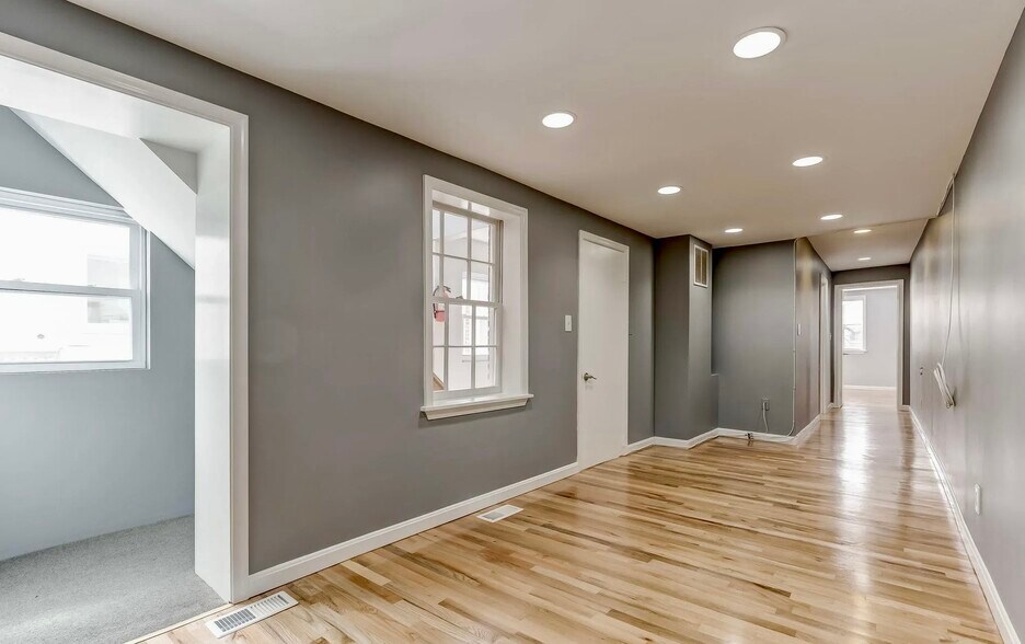 More Photos Of 1049 S Charles St, Baltimore Storefront Retail Residential For Sale