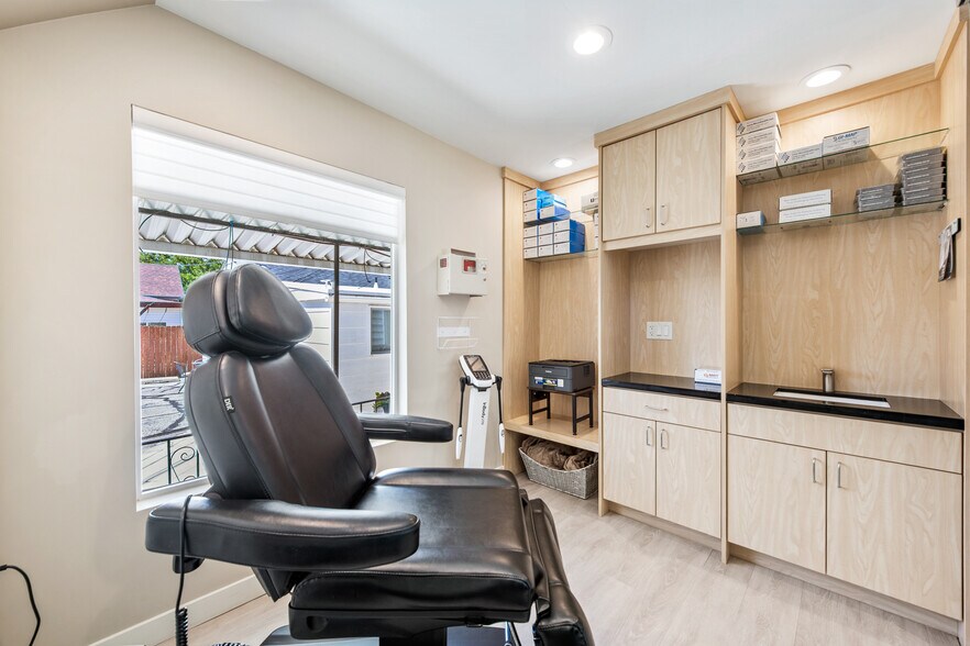 More Photos Of 3378 S 2300 E, Salt Lake City Medical For Sale