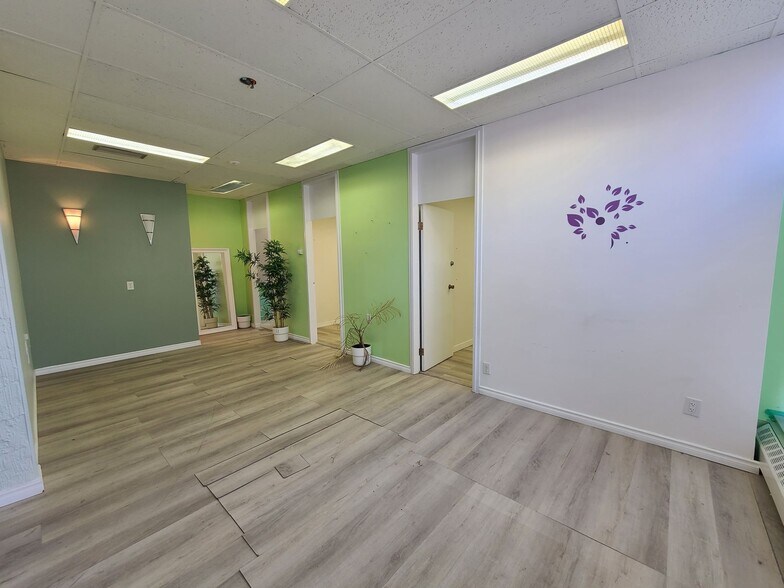 More Photos Of 10160 116th St NW, Edmonton Apartments For Lease