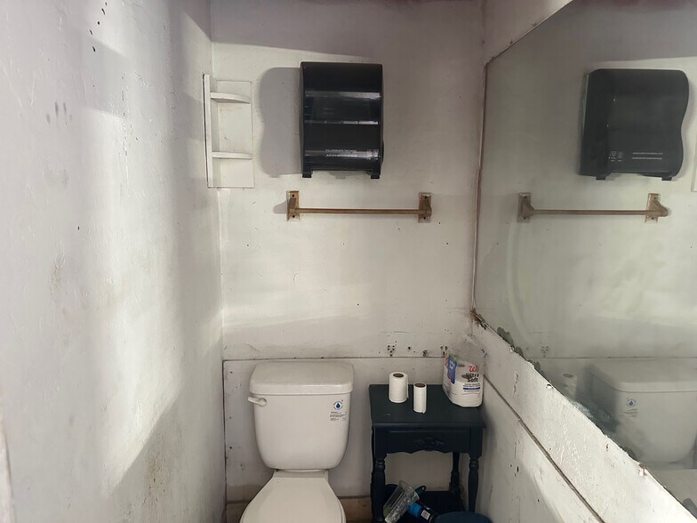 More Photos Of 4414 E Belmont Ave, Fresno General Retail For Sale