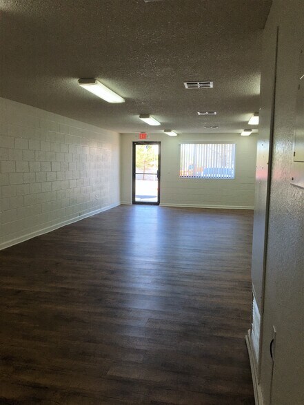 More Photos Of 4045 W Quail Ave, Las Vegas Warehouse For Lease