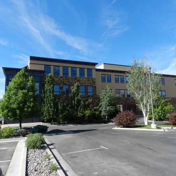 More Photos Of 1404 Hawk Pky, Montrose Medical For Lease