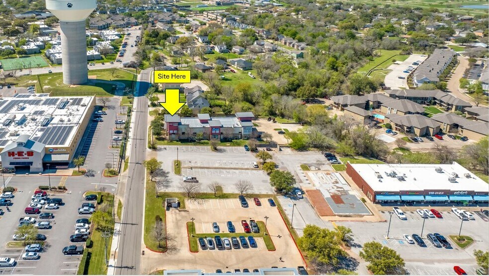 More Photos Of 1713 Park Pl, College Station General Retail For Lease