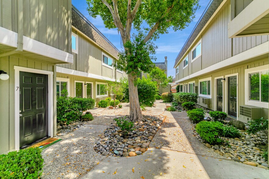 More Photos Of 240 Union Ave, Campbell Apartments For Sale